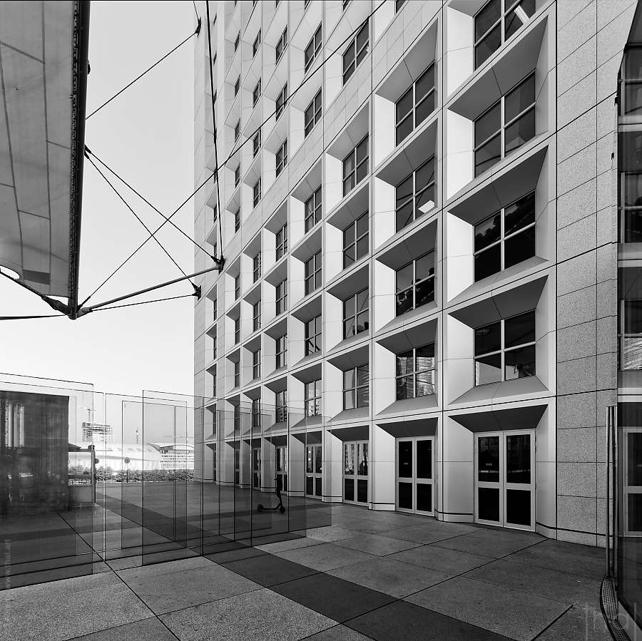 Esplanade centrale au cœur de la Grande Arche