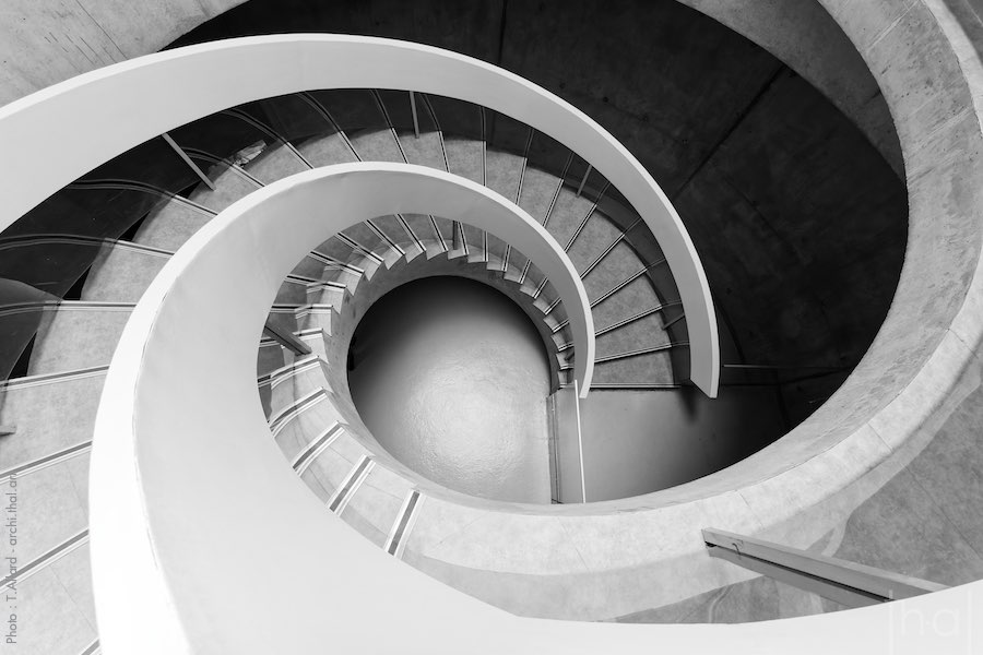 Escalier en spirale au musée Lugdunum à Lyon