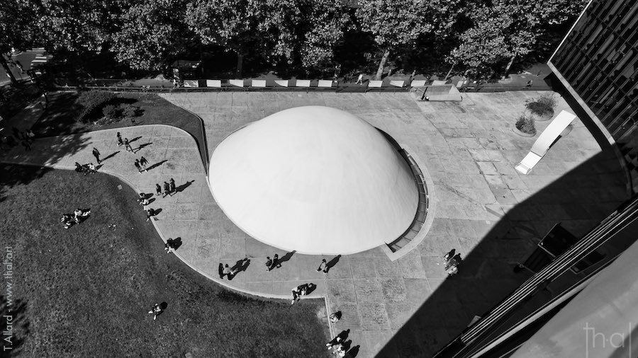 Dôme de l'espace Niemeyer à Paris